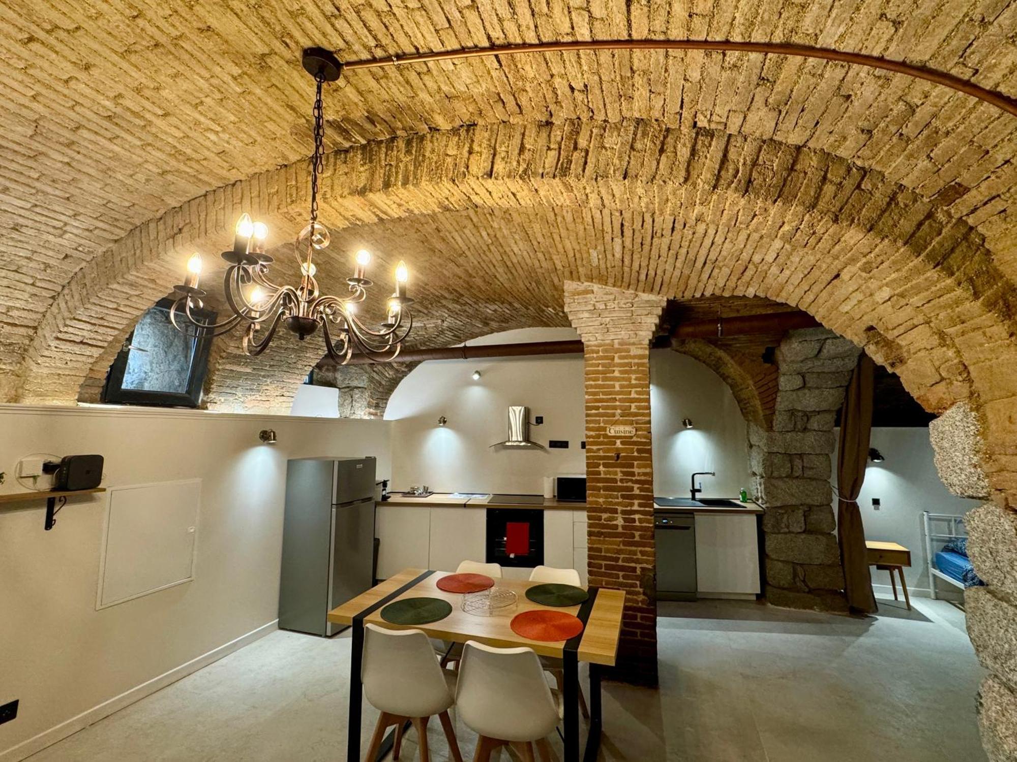 Loft De Charme En Centre Ville ซาร์แตน ภายนอก รูปภาพ